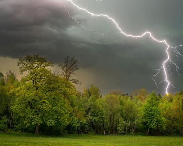 Uwaga! Mogą być burze z gradem